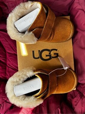 UGG Kids Chestnut Suede Shearling-Lined Booties